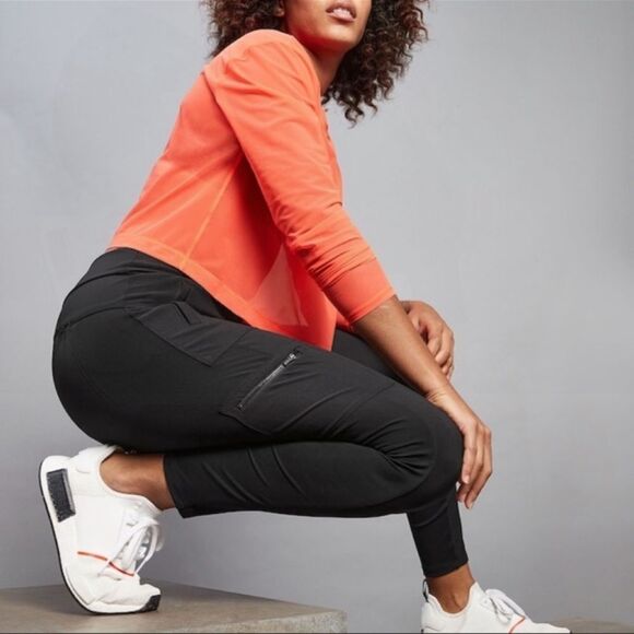 Athleta Headlands Hybrid Cargo Pant Black 6 - Picture 2 of 8